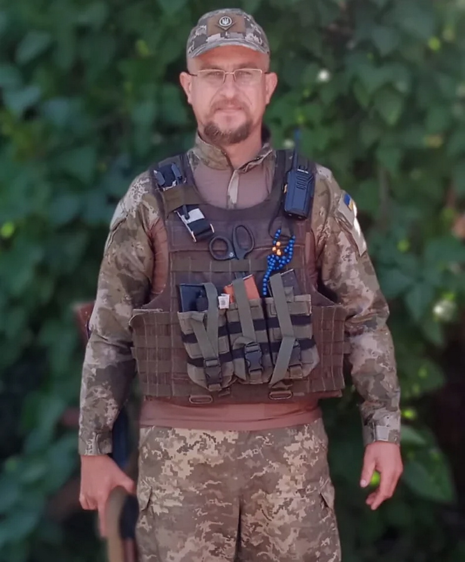 За словами військового і педагога, йому ще рано повертатися до улюбленої роботи зі школярами. Фото з особистого архіву Сергія